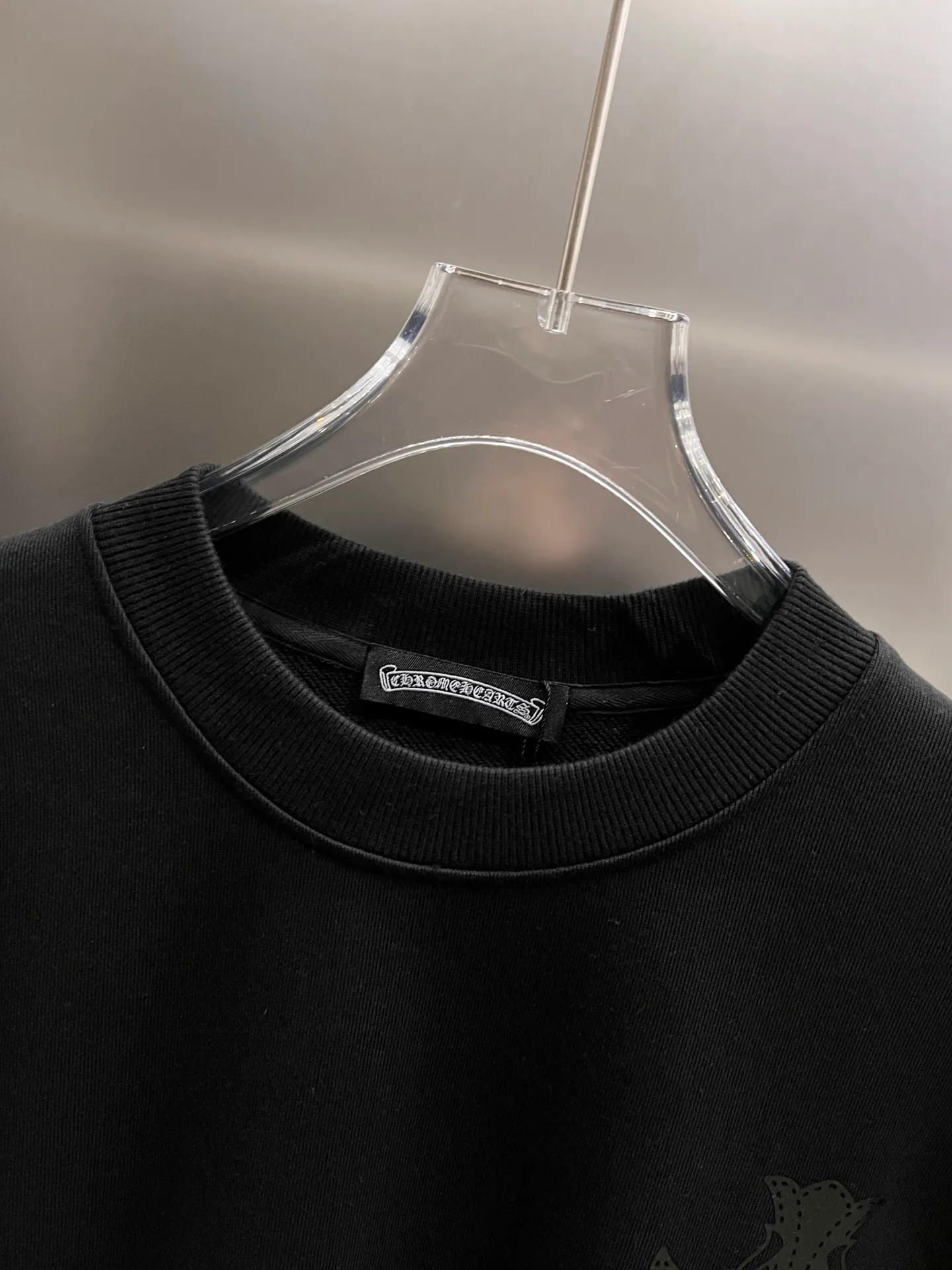 🅿️280 CH Crowe 2025 Autumn and Winter New Style Round Neck Long Sleeve Sweater Cross Patch Leather + Customized Hardware Metal Horseshoe Sanskrit Characters + Middle Eastern Australian Diamond Design Craftsmanship The real thing is great🔥Same style for men and women, loose version Size S M L XL XXL Five sizes Black White